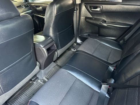 Used 2017 Toyota Camry SE FWD image 5