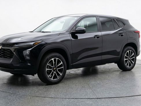 Used 2025 Chevrolet TrailBlazer LT image 3