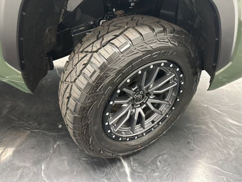 Used 2023 Toyota Tundra SR5 w/ SR5 Premium Package image 32