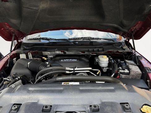 Used 2018 RAM 2500 SLT w/ Luxury Group image 28