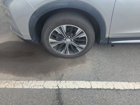 Used 2018 Mitsubishi Eclipse Cross SE image 2