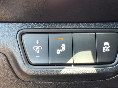 Used 2022 Kia Forte LXS w/ LXS Technology Package FWD image 30