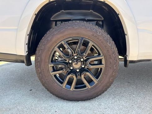 Used 2025 RAM 1500 Big Horn AWD/4WD image 10
