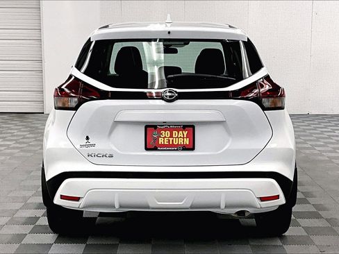 New 2025 Nissan Kicks Play S FWD image 17
