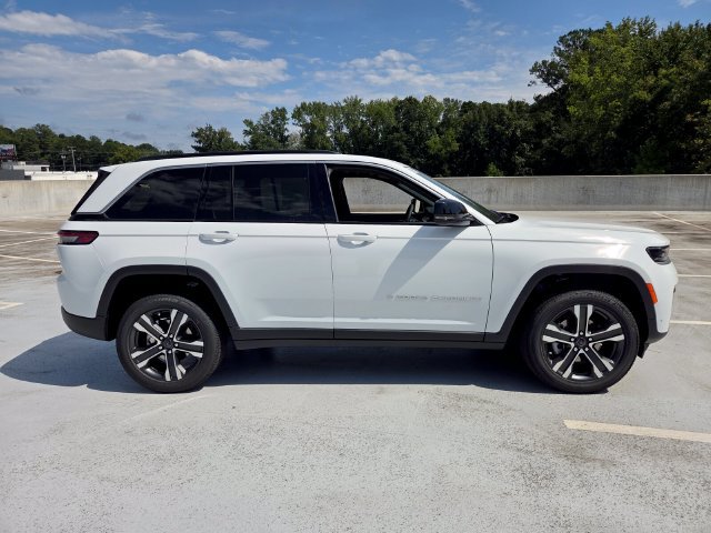 New 2027 Jeep Grand Cherokee Limited w/ Technology Group II RWD image 10