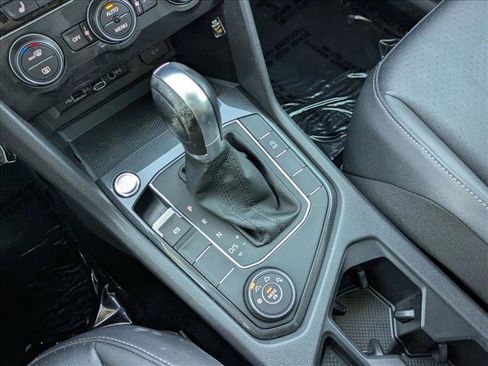 Used 2019 Volkswagen Tiguan SE image 12