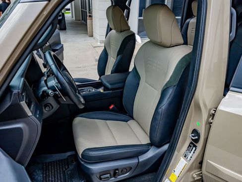 Used 2025 Lexus GX 550 AWD/4WD image 30