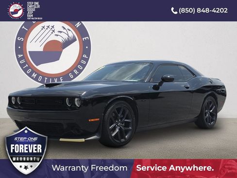 Used 2023 Dodge Challenger R/T w/ Blacktop Package RWD image 2