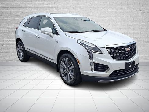 Used 2025 Cadillac XT5 Premium Luxury w/ LPO, Floor Liner Package AWD/4WD image 3