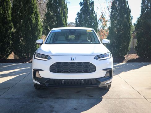 Certified 2023 Honda HR-V LX image 3