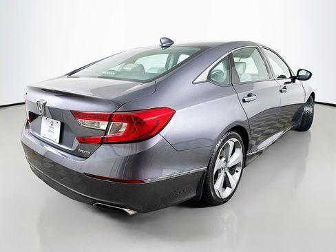 Used 2018 Honda Accord Touring image 7