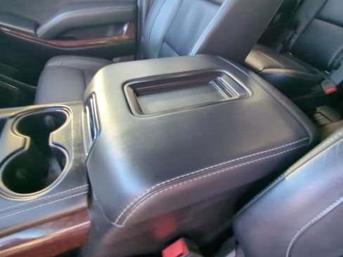 Used 2020 GMC Yukon XL SLT image 17