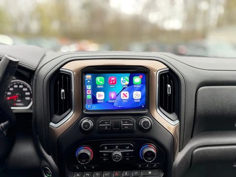 Used 2020 Chevrolet Silverado 1500 High Country w/ Technology Package AWD/4WD image 16