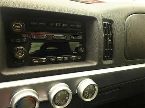 Used 2004 Chevrolet SSR w/ Preferred Equipment Group image 13