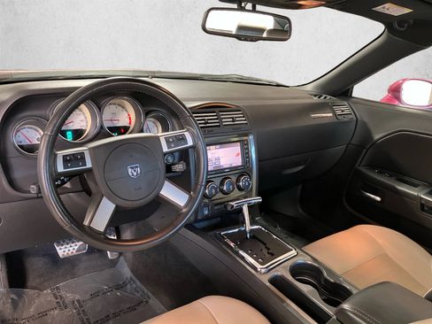 Used 2010 Dodge Challenger R/T RWD image 10
