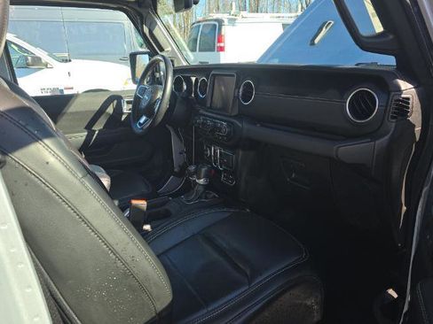 Used 2023 Jeep Wrangler Sahara w/ Cold Weather Group image 8