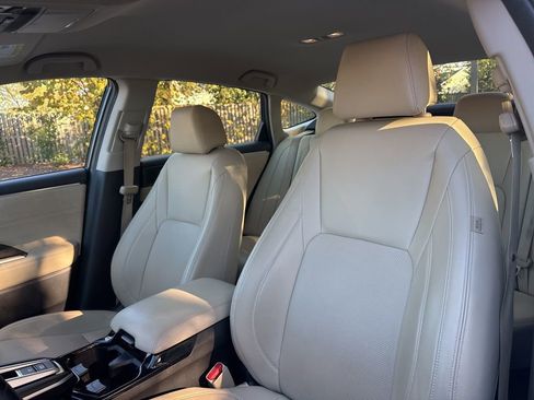 Used 2018 Honda Clarity Touring image 13