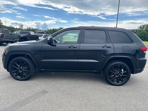 Used 2020 Jeep Grand Cherokee Altitude AWD/4WD image 2