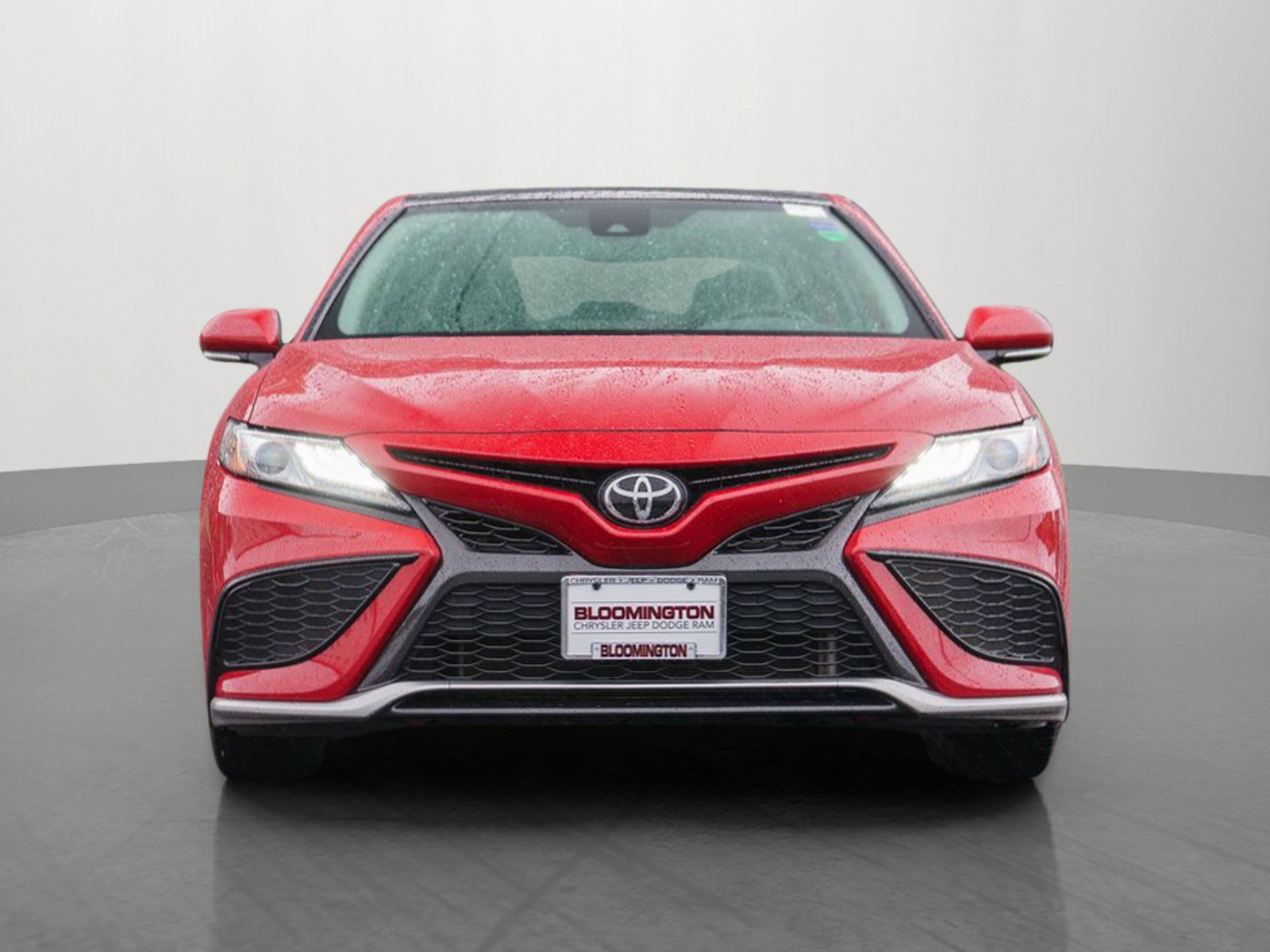 Used 2023 Toyota Camry XSE AWD/4WD image 2