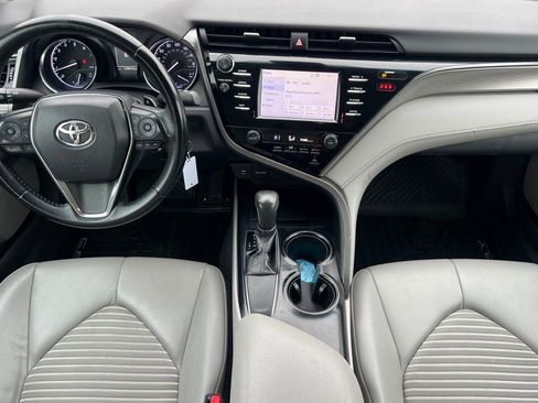 Used 2019 Toyota Camry SE image 10