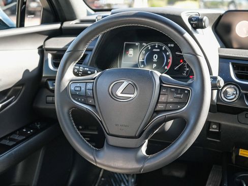 Used 2021 Lexus UX 200 w/ Accessory Package (Z2) FWD image 15