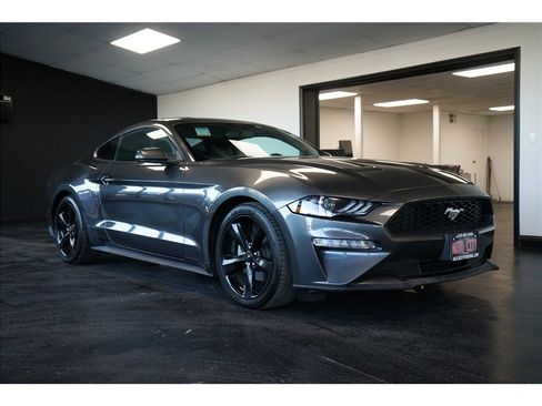 Used 2020 Ford Mustang Coupe RWD image 1