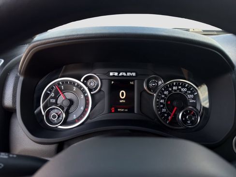 Used 2022 RAM 2500 Big Horn AWD/4WD image 11