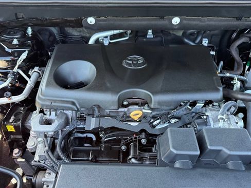 Certified 2025 Toyota RAV4 XLE FWD image 32