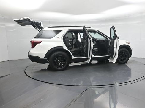 Certified 2023 Ford Explorer Timberline w/ Timberline Technology Package AWD/4WD image 4