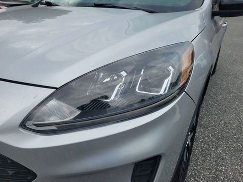 Used 2020 Ford Escape SE Sport image 16