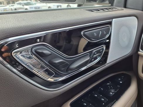 Used 2023 Lincoln Navigator Reserve RWD image 15