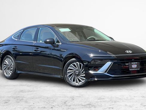 New 2025 Hyundai Sonata Limited image 2