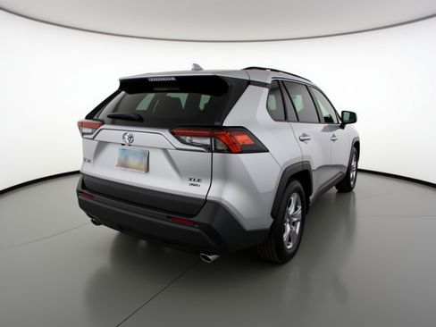 Used 2025 Toyota RAV4 XLE w/ Convenience Package image 9