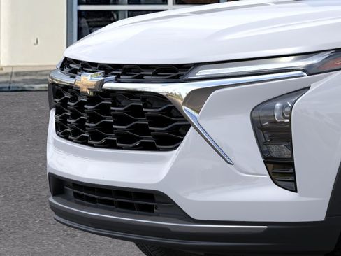 New 2026 Chevrolet Trax LT w/ Driver Confidence Package FWD image 13