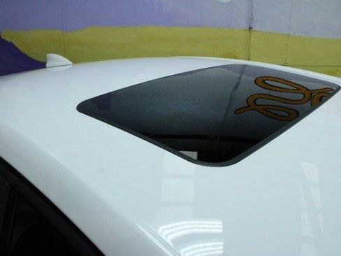 Used 2018 Chevrolet Cruze LT image 2