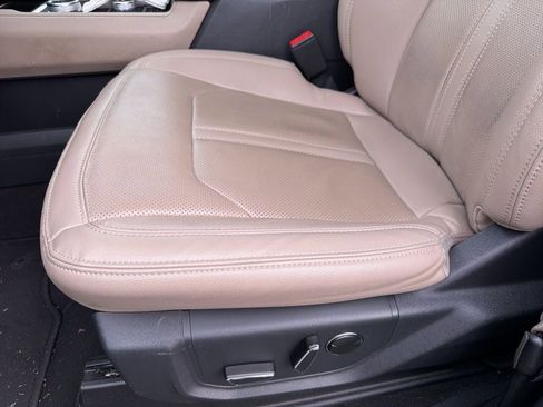 Used 2024 Ford Expedition Limited image 7