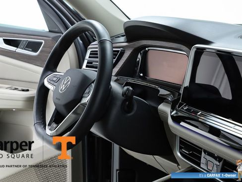 Used 2025 Volkswagen Atlas SEL Premium R-Line image 35