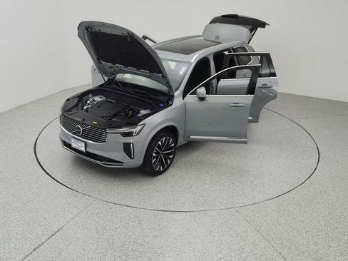 New 2026 Volvo XC90 B6 Plus w/ Protection Package Premier image 17