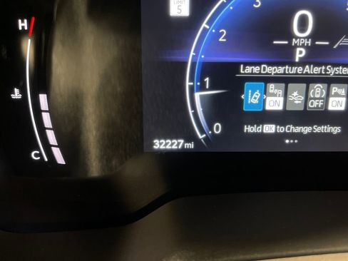 Certified 2023 Toyota Corolla Cross XLE FWD image 19
