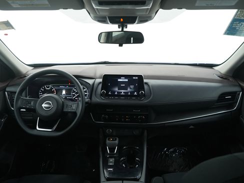 Used 2023 Nissan Rogue S image 13