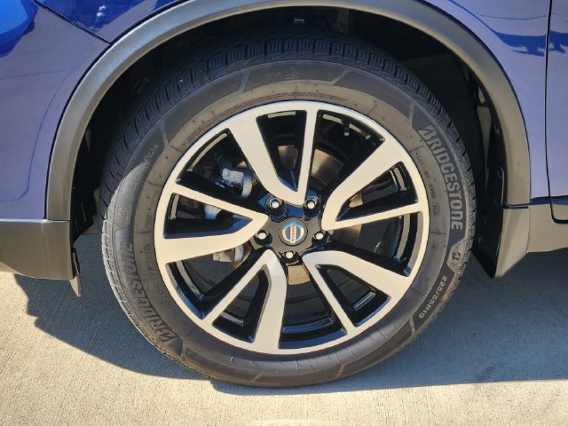 Used 2020 Nissan Rogue SL AWD/4WD image 12