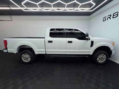 Used 2017 Ford F250 XLT w/ FX4 Off-Road Package AWD/4WD image 9