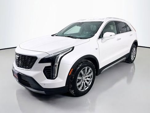 Used 2023 Cadillac XT4 Premium Luxury w/ Cold Weather Package image 4