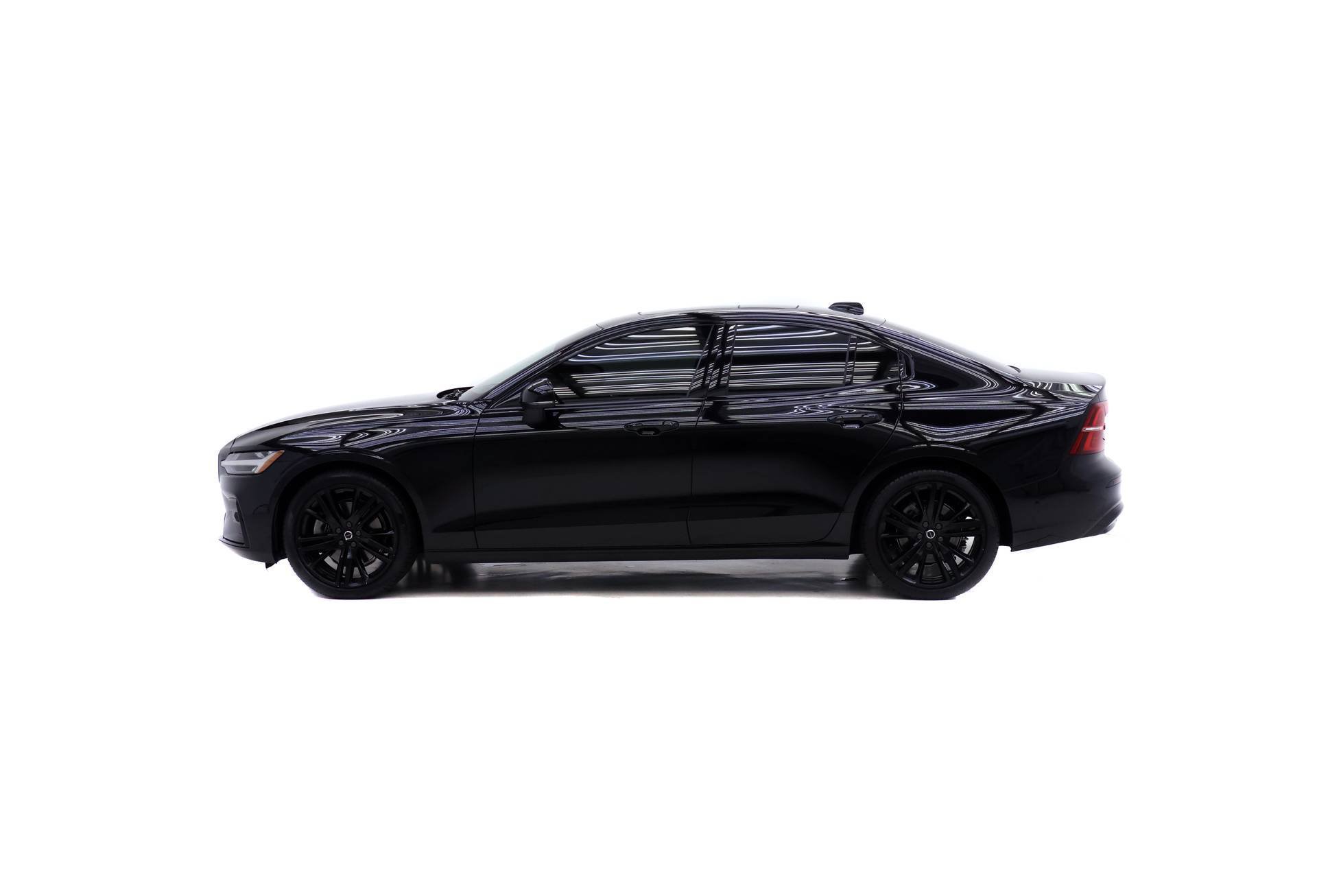 Used 2024 Volvo S60 B5 Plus FWD image 3