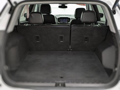 Used 2024 GMC Terrain SLT image 12