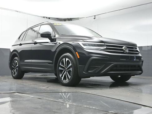 Used 2024 Volkswagen Tiguan S image 33