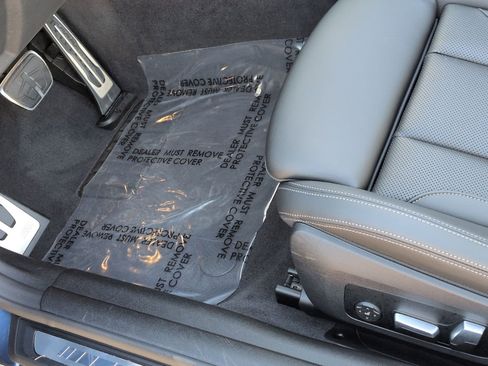 Used 2022 BMW 430i Convertible w/ M Sport Package image 17