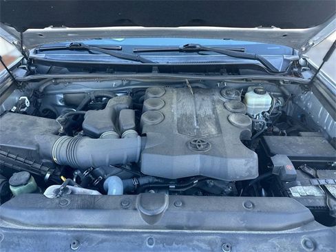 Used 2018 Toyota 4Runner SR5 image 28