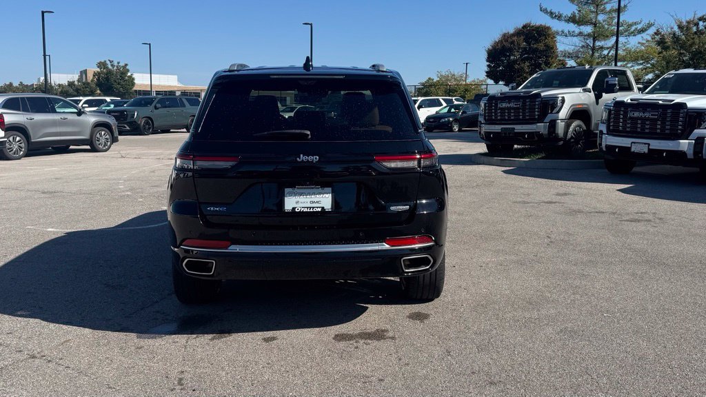 Used 2022 Jeep Grand Cherokee Summit w/ Advanced Protech Group IV AWD/4WD image 3
