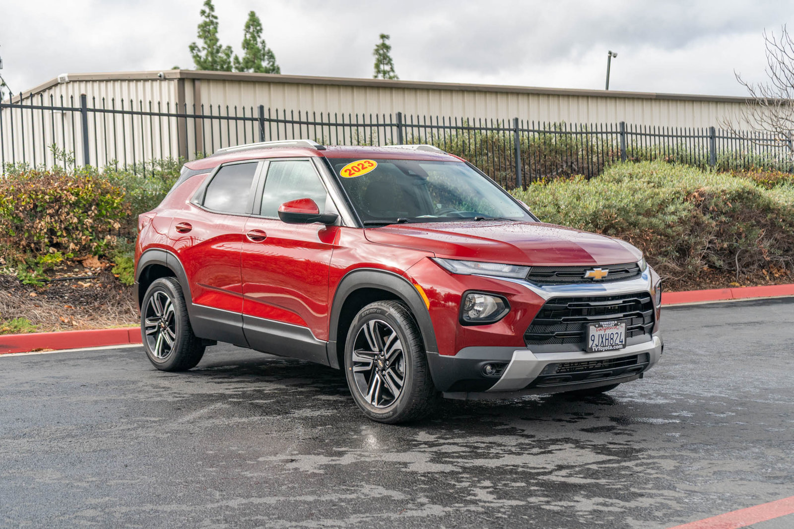 Used 2023 Chevrolet TrailBlazer LT FWD image 3